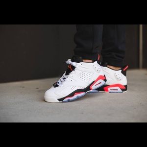 Grade School Jordan Retro 6 low